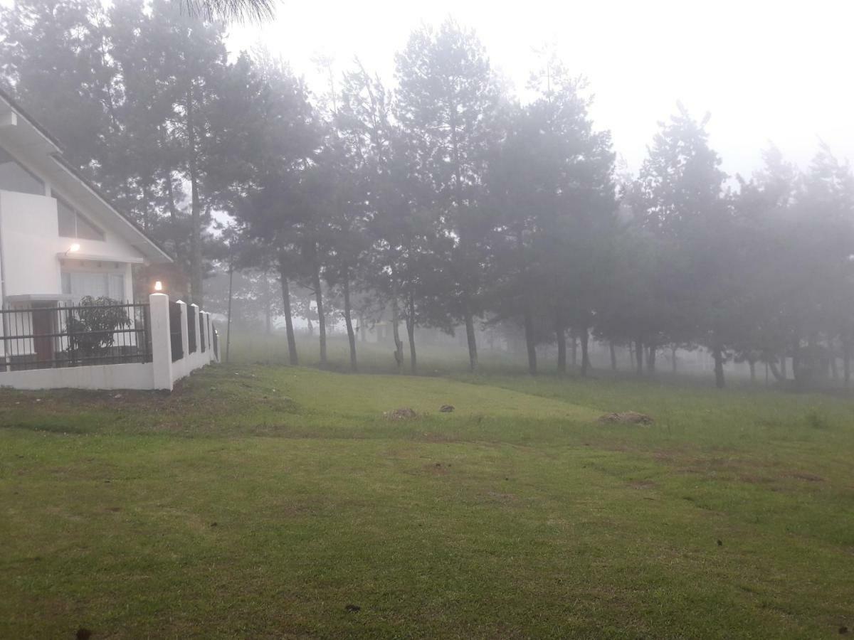 Villa 5Cemara 렘뱅 외부 사진